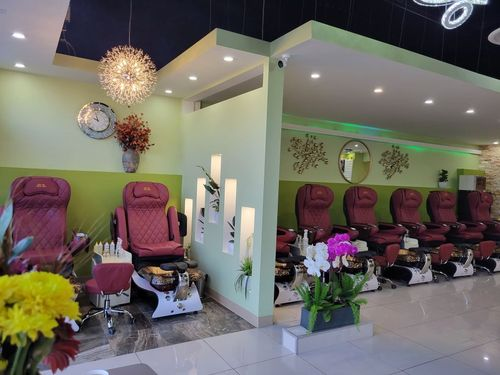 Hot Tips Nails & Spa - Best Nail Salon in Edmonton